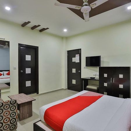 Oyo Flagship 19003 Hotel Rudra Mahal Amhedabad Dış mekan fotoğraf