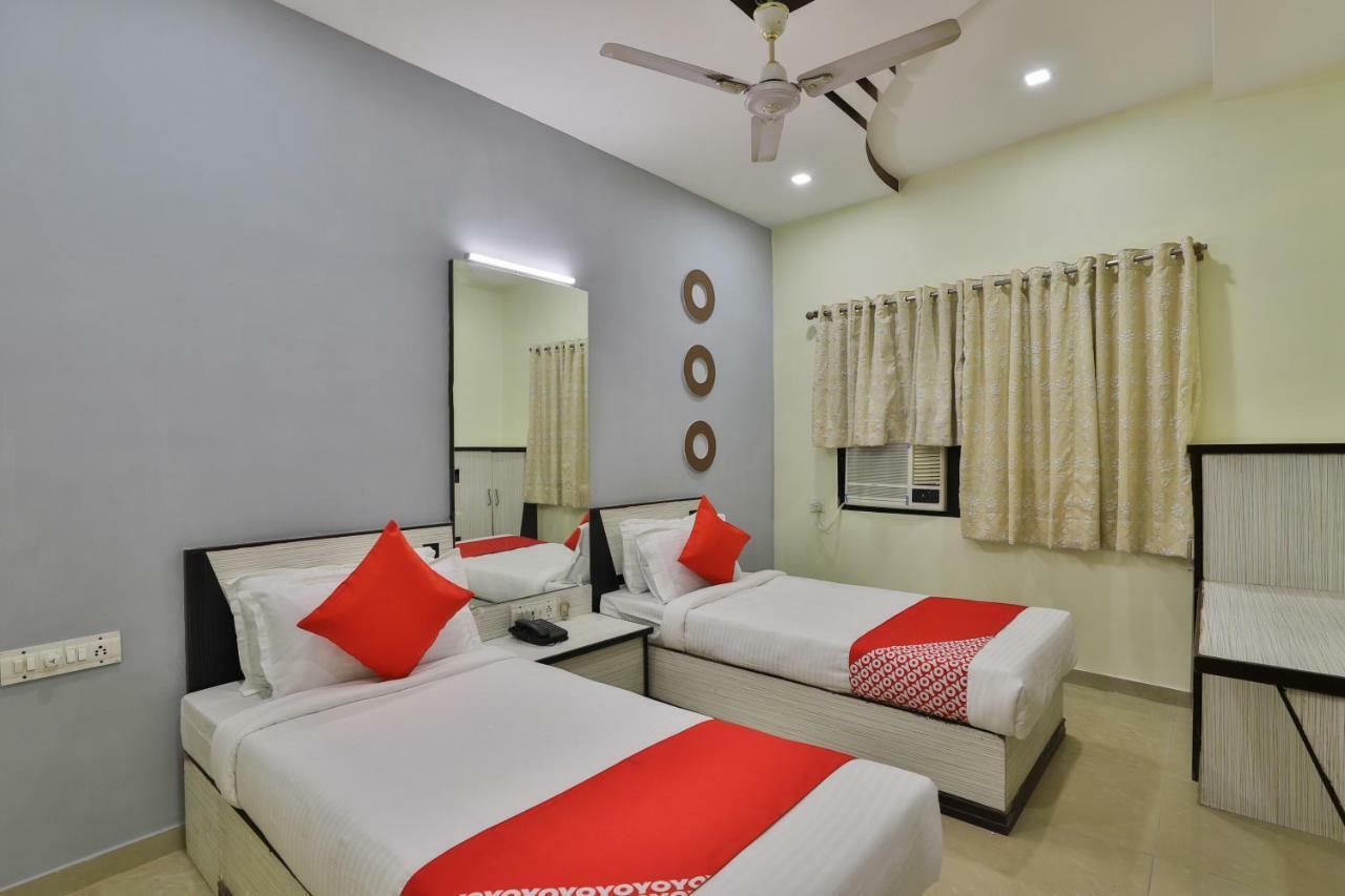 Oyo Flagship 19003 Hotel Rudra Mahal Amhedabad Dış mekan fotoğraf