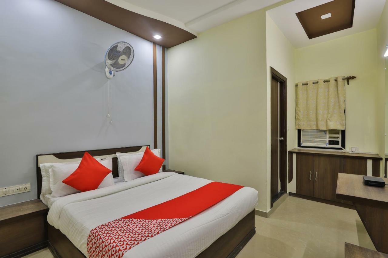 Oyo Flagship 19003 Hotel Rudra Mahal Amhedabad Dış mekan fotoğraf