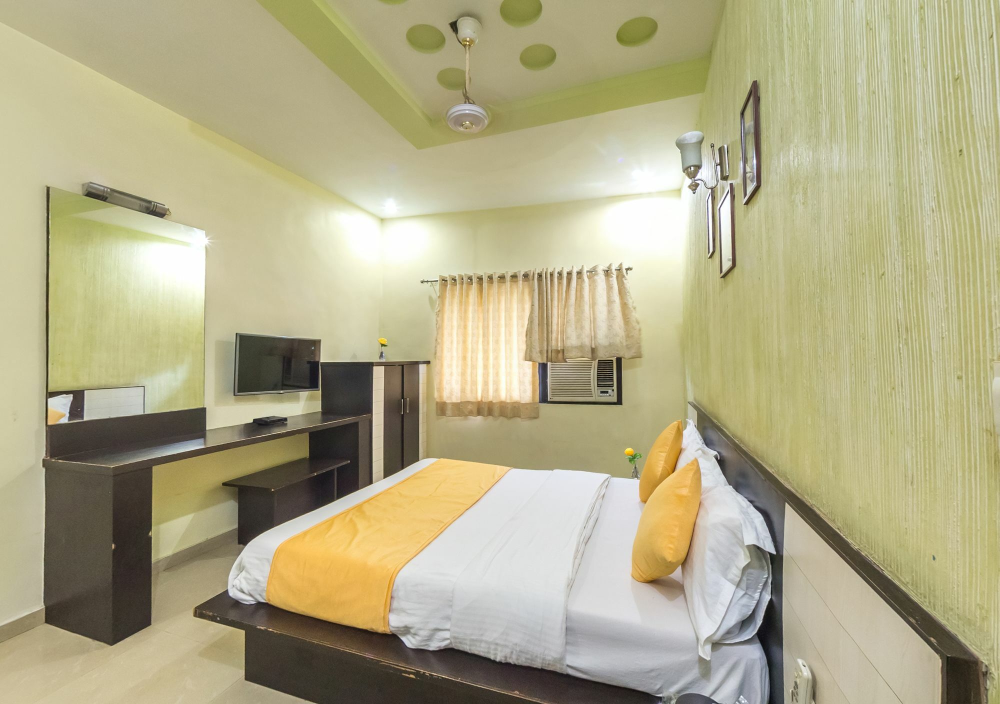 Oyo Flagship 19003 Hotel Rudra Mahal Amhedabad Dış mekan fotoğraf