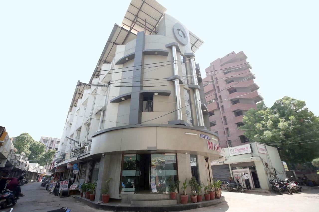 Oyo Flagship 19003 Hotel Rudra Mahal Amhedabad Dış mekan fotoğraf