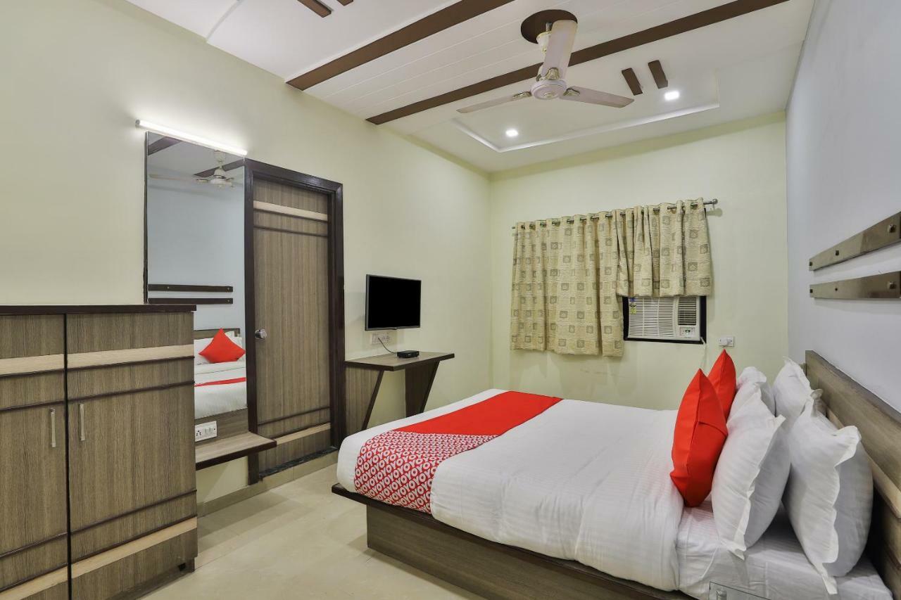 Oyo Flagship 19003 Hotel Rudra Mahal Amhedabad Dış mekan fotoğraf