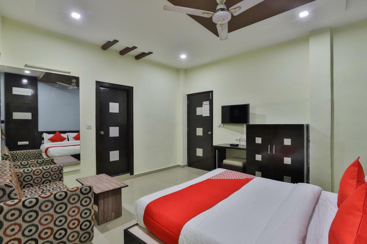 Oyo Flagship 19003 Hotel Rudra Mahal Amhedabad Dış mekan fotoğraf
