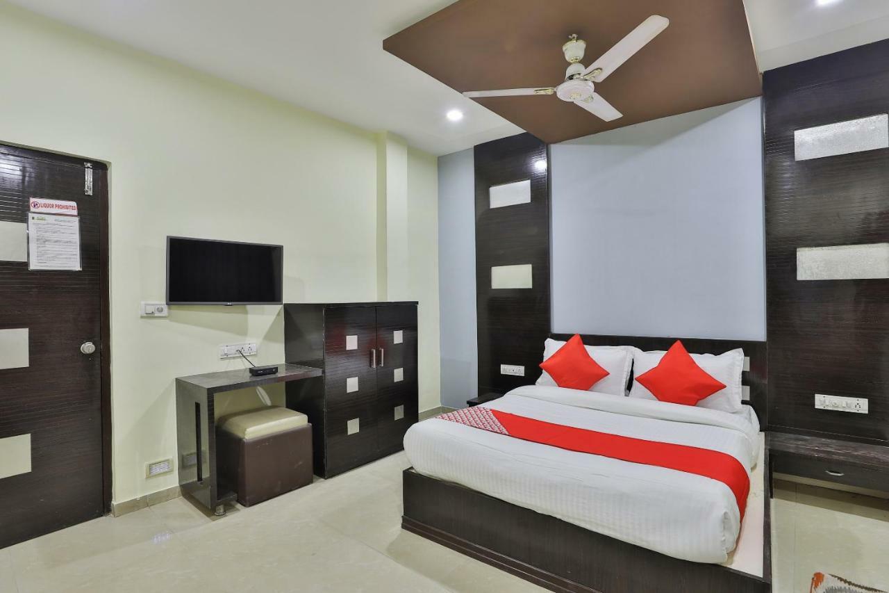 Oyo Flagship 19003 Hotel Rudra Mahal Amhedabad Dış mekan fotoğraf