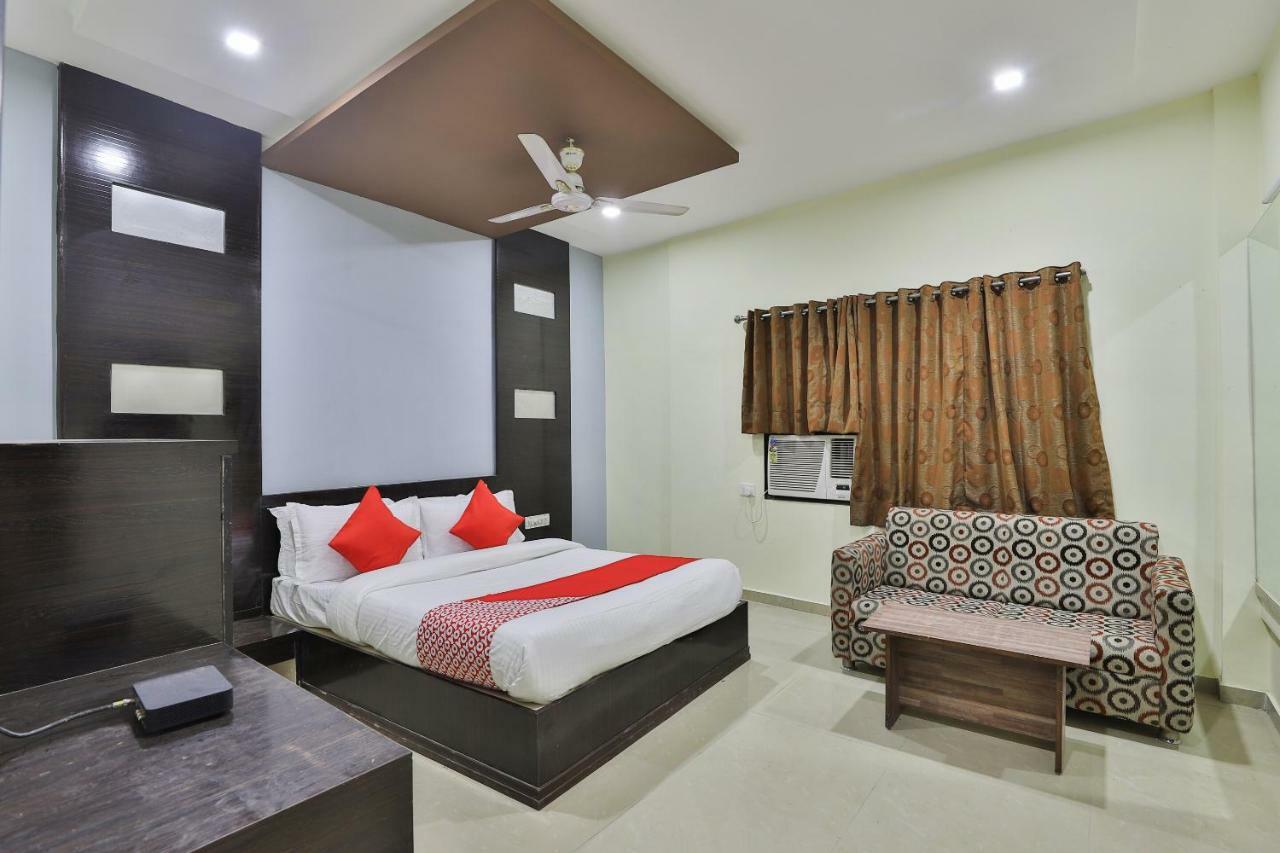 Oyo Flagship 19003 Hotel Rudra Mahal Amhedabad Dış mekan fotoğraf
