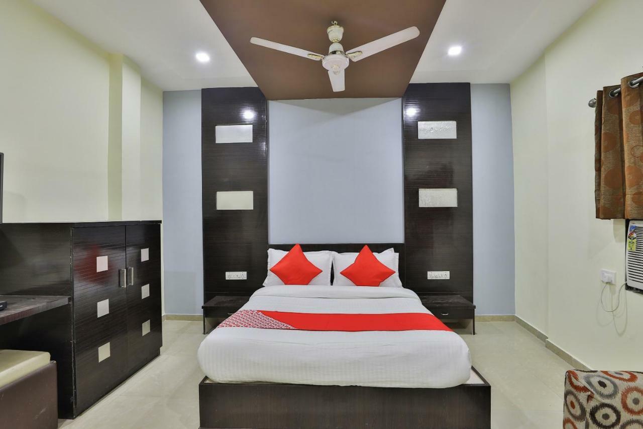 Oyo Flagship 19003 Hotel Rudra Mahal Amhedabad Dış mekan fotoğraf