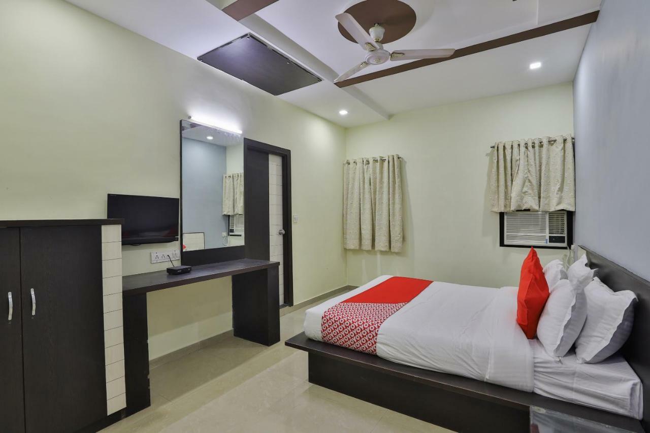 Oyo Flagship 19003 Hotel Rudra Mahal Amhedabad Dış mekan fotoğraf